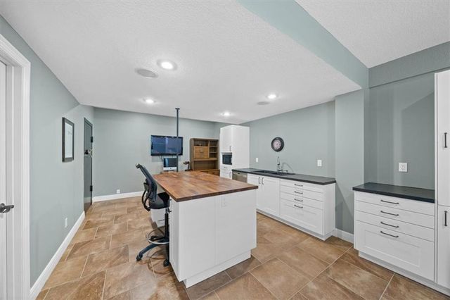 24406 S Persimmon Lane, Peculiar, MO 64078