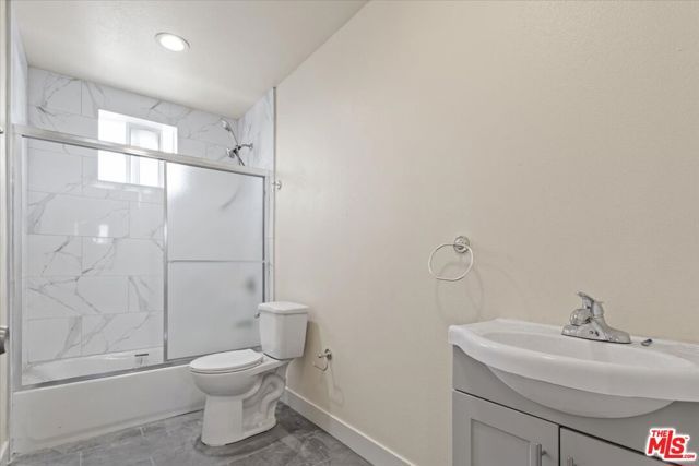 222 W 80th Street, Los Angeles, CA 90003