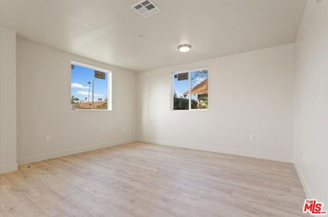 222 W 80th Street, Los Angeles, CA 90003