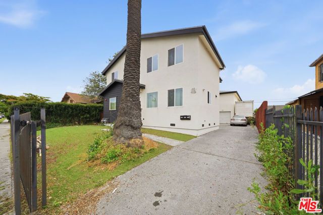 222 W 80th Street, Los Angeles, CA 90003