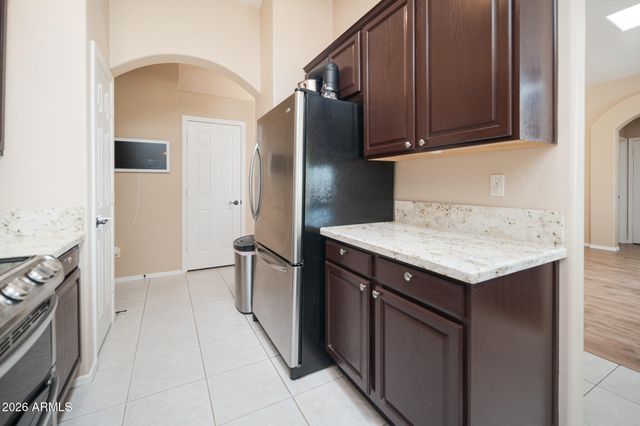 22016 W BEACON Lane, Wittmann, AZ 85361