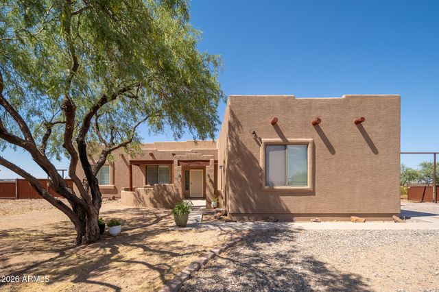 22016 W BEACON Lane, Wittmann, AZ 85361