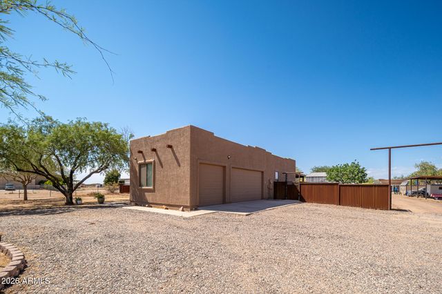 22016 W BEACON Lane, Wittmann, AZ 85361