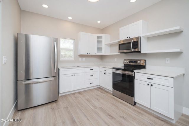 22016 W BEACON Lane, Wittmann, AZ 85361