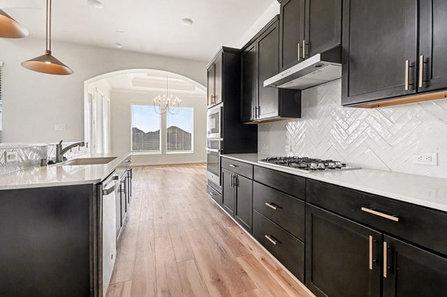 9215 Joe Louis, Mont Belvieu, TX 77523