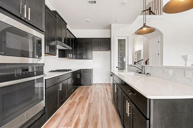 9215 Joe Louis, Mont Belvieu, TX 77523