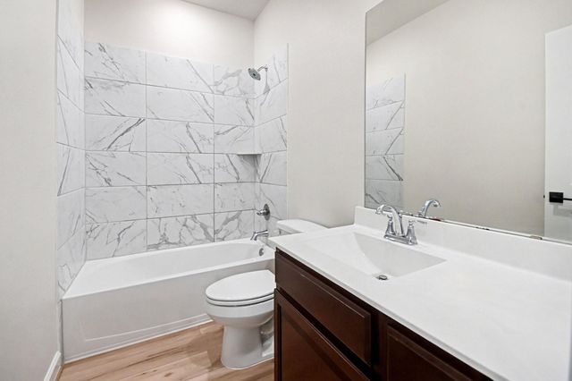 9215 Joe Louis, Mont Belvieu, TX 77523