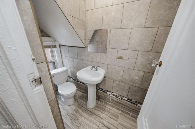 17166 Parkside Street, Detroit, MI 48221