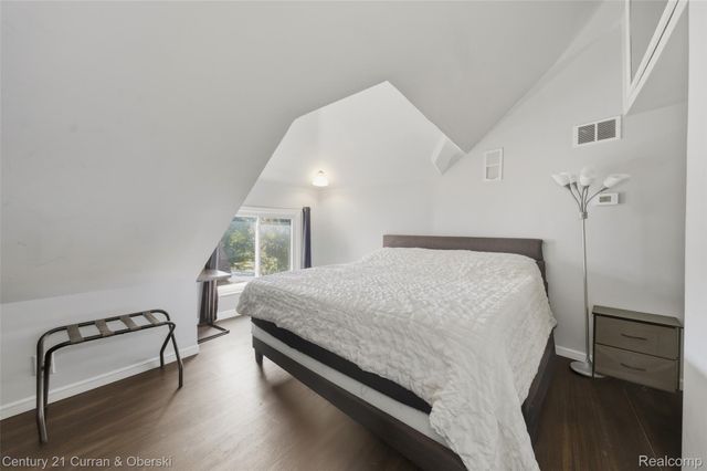 17166 Parkside Street, Detroit, MI 48221