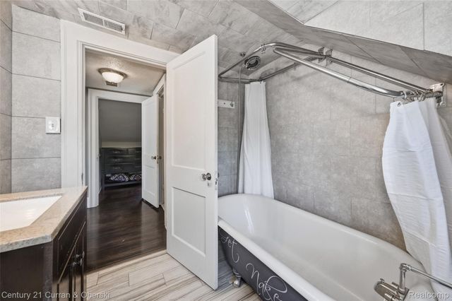 17166 Parkside Street, Detroit, MI 48221