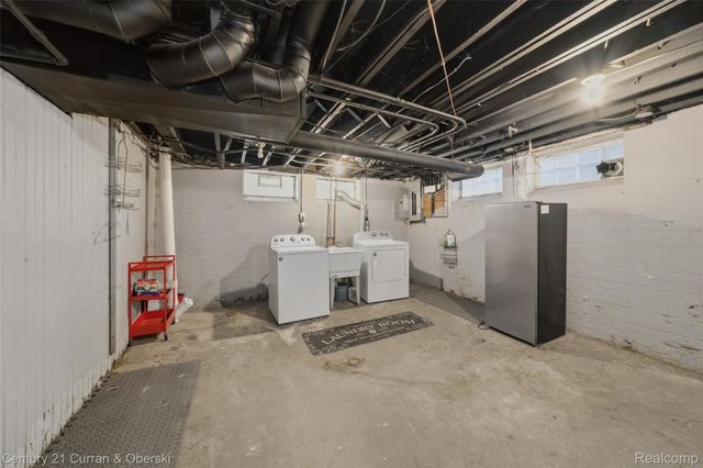 17166 Parkside Street, Detroit, MI 48221