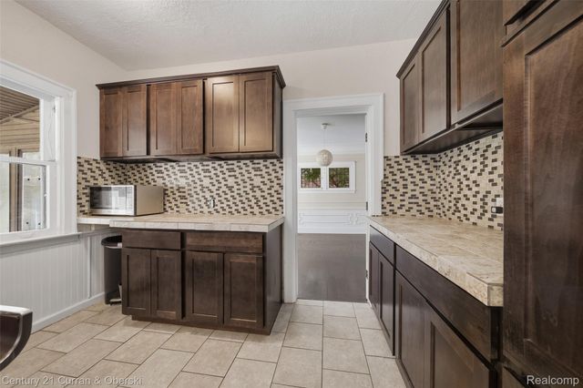 17166 Parkside Street, Detroit, MI 48221