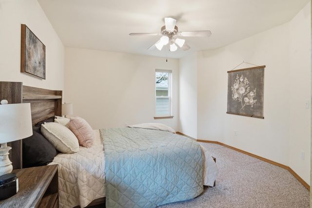 660 Hunt Club Circle, Galena, MO 65656