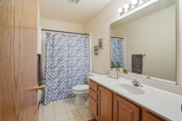 660 Hunt Club Circle, Galena, MO 65656