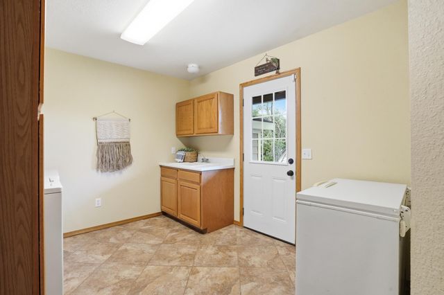 660 Hunt Club Circle, Galena, MO 65656