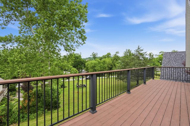 660 Hunt Club Circle, Galena, MO 65656