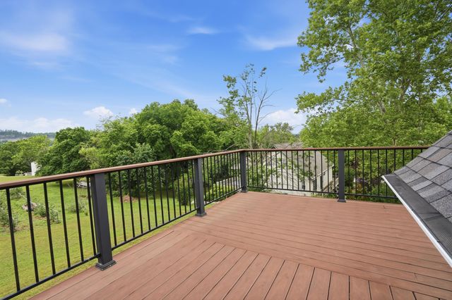 660 Hunt Club Circle, Galena, MO 65656