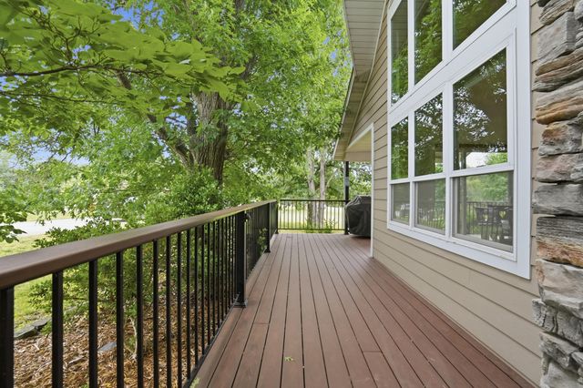 660 Hunt Club Circle, Galena, MO 65656