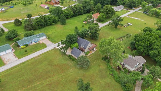 660 Hunt Club Circle, Galena, MO 65656