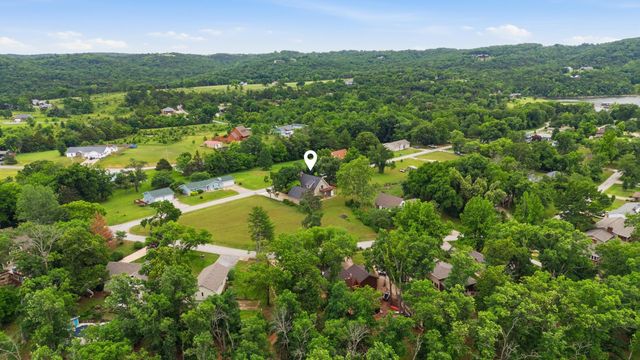 660 Hunt Club Circle, Galena, MO 65656