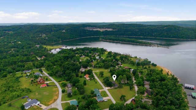 660 Hunt Club Circle, Galena, MO 65656