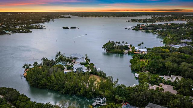 1310 Peninsular Road, Jupiter, FL 33469