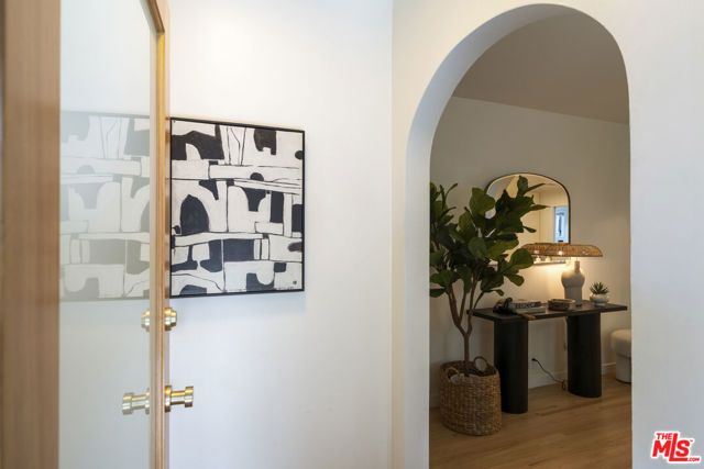 2441 21st Street, Santa Monica, CA 90405