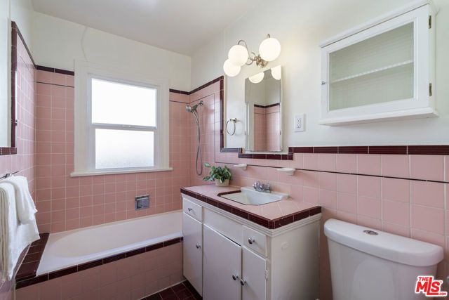 2441 21st Street, Santa Monica, CA 90405