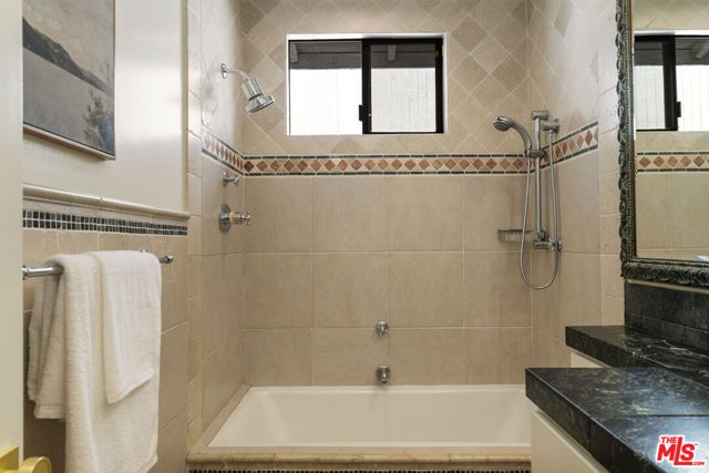 2441 21st Street, Santa Monica, CA 90405
