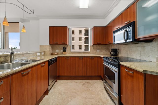 2011 N Ocean Boulevard 401, Fort Lauderdale, FL 33305