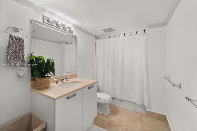 2011 N Ocean Boulevard 401, Fort Lauderdale, FL 33305