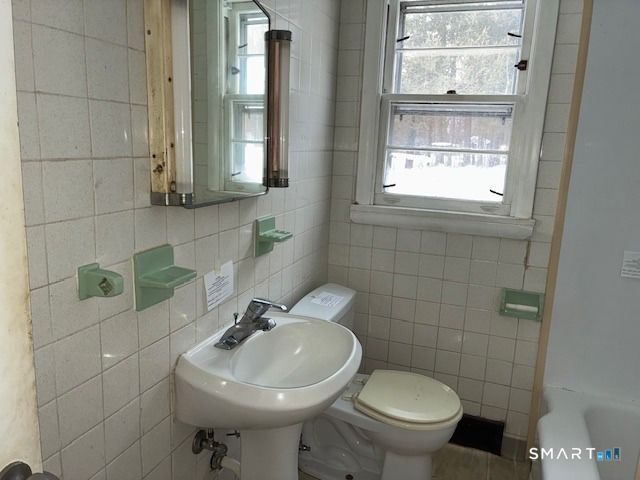 23 Woodpark Drive, Watertown, CT 06795