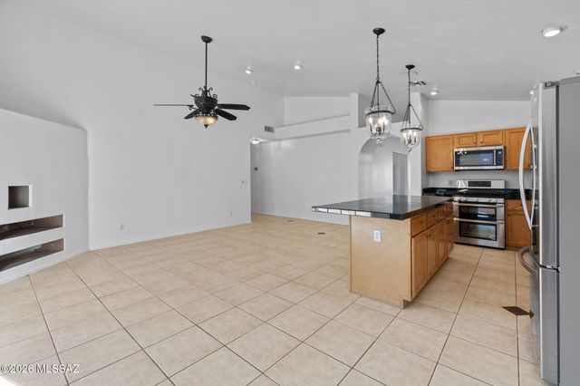 685 W Placita Vega Vista, Tucson, AZ 85737