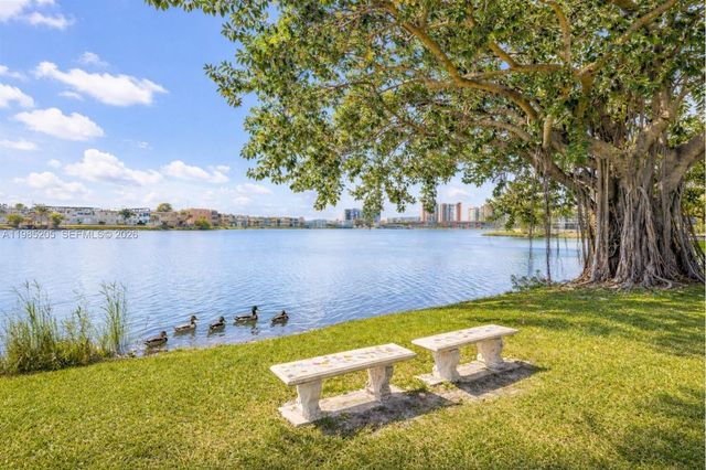 1750 NE 191st St 106-1, Miami, FL 33179