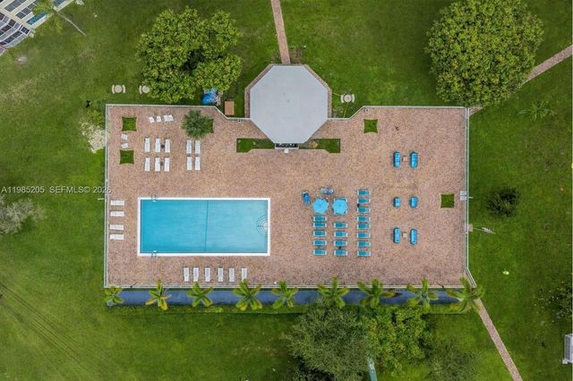 1750 NE 191st St 106-1, Miami, FL 33179