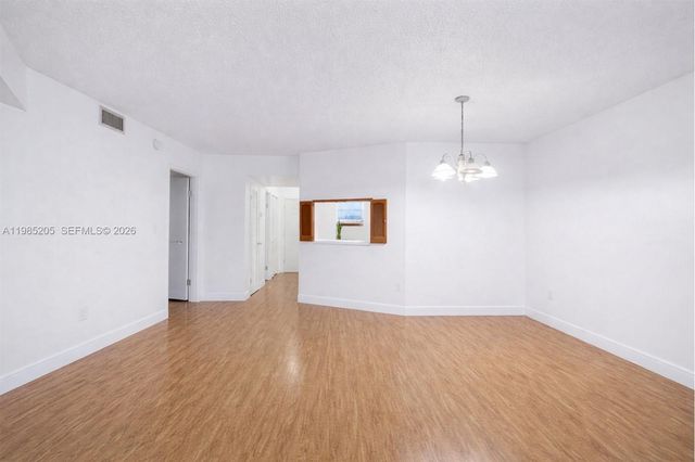 1750 NE 191st St 106-1, Miami, FL 33179