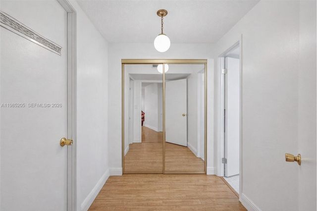 1750 NE 191st St 106-1, Miami, FL 33179