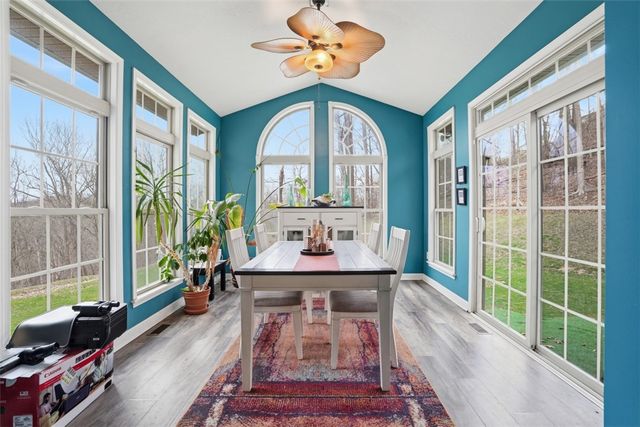 587 Kimble Dr, Shaler, PA 15116