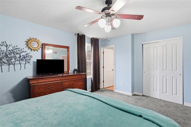 587 Kimble Dr, Shaler, PA 15116