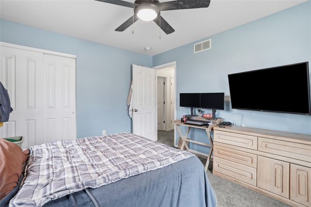 587 Kimble Dr, Shaler, PA 15116