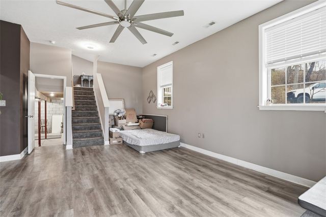 587 Kimble Dr, Shaler, PA 15116