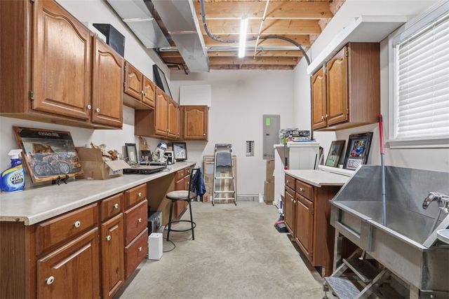 587 Kimble Dr, Shaler, PA 15116