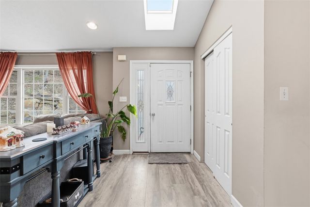 587 Kimble Dr, Shaler, PA 15116