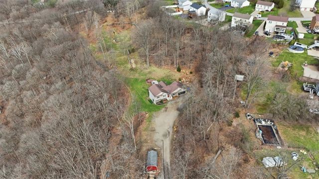 587 Kimble Dr, Shaler, PA 15116