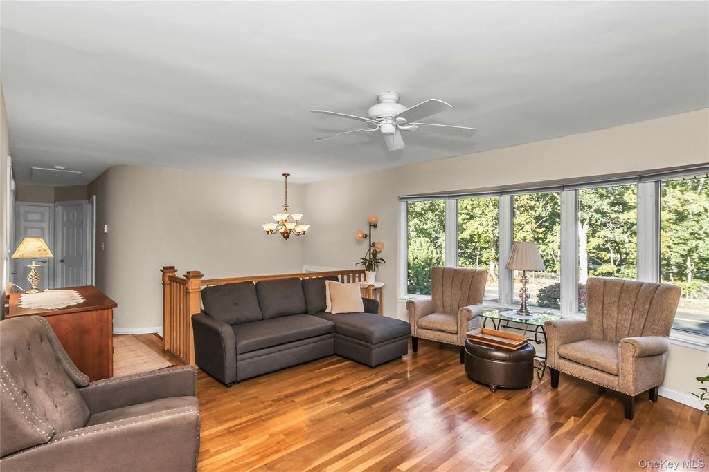 160 Overlook Drive, East Islip, NY 11730 — photo 5