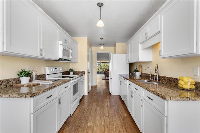 1018 POND APPLE COURT, Oviedo, FL 32765