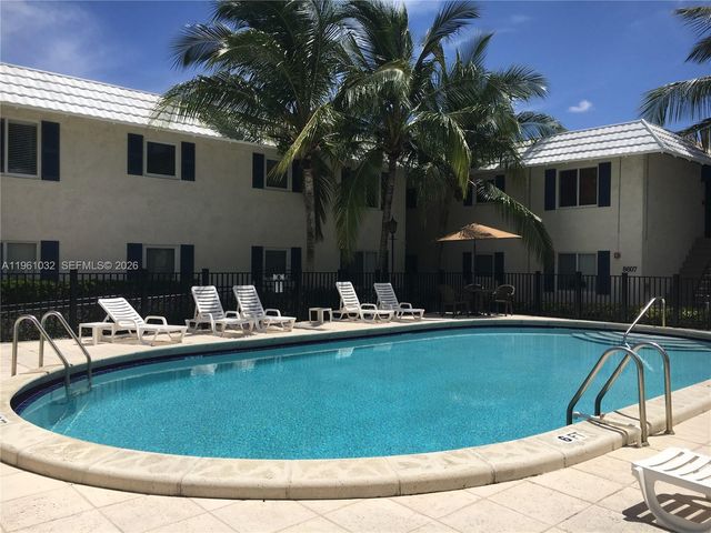 8609 SW 68th Ct 2, Pinecrest, FL 33143