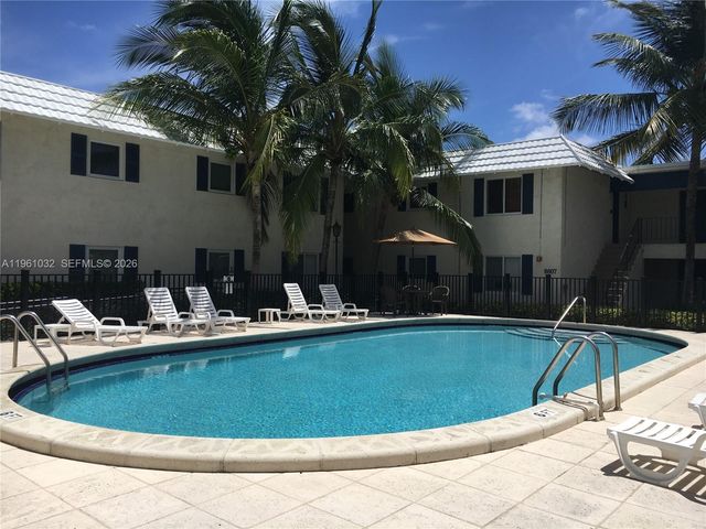 8609 SW 68th Ct 2, Pinecrest, FL 33143