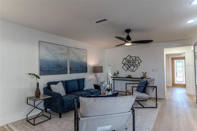 3807 48TH AVENUE S, St Petersburg, FL 33711