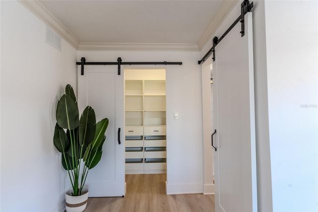 3807 48TH AVENUE S, St Petersburg, FL 33711